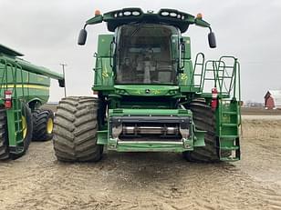 Main image John Deere S690 1