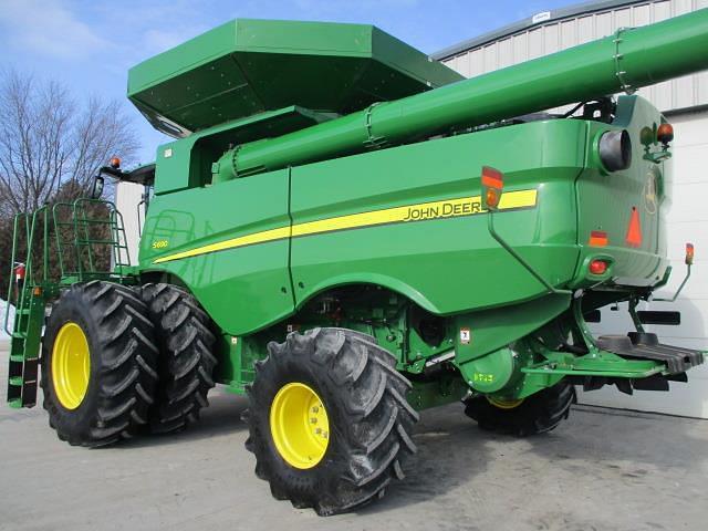 Image of John Deere S690 equipment image 4