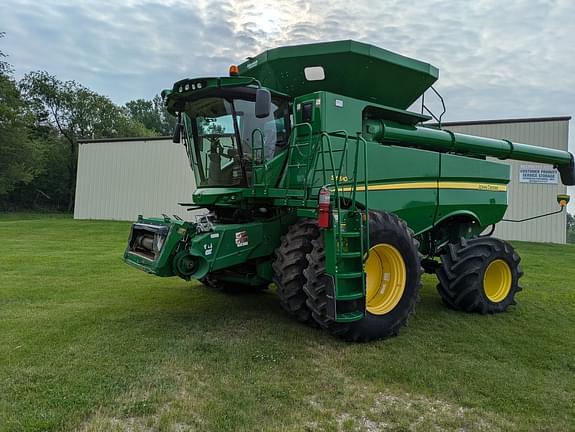 Image of John Deere S690 equipment image 2