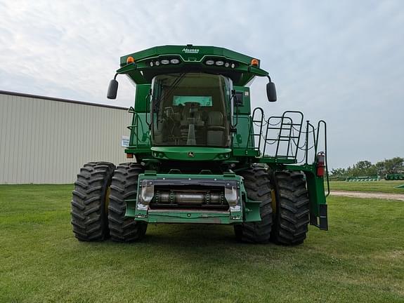 Image of John Deere S690 equipment image 3