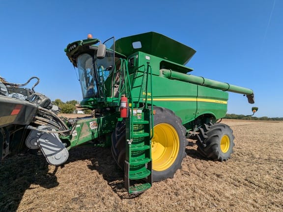 Main image John Deere S690
