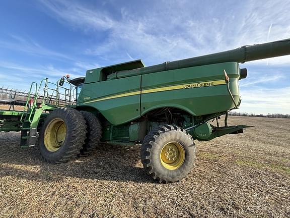Image of John Deere S690 equipment image 4