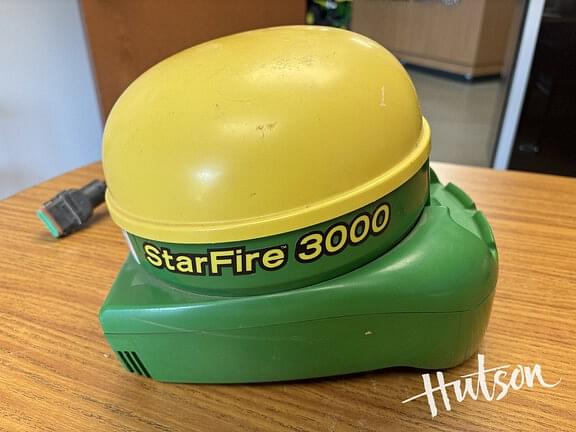 Image of John Deere StarFire 3000 equipment image 2