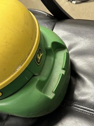 Image of John Deere StarFire 3000 equipment image 3