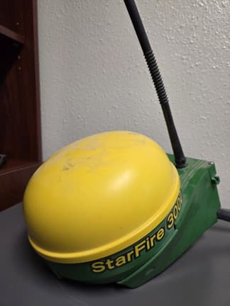 Image of John Deere StarFire 3000 Image 0