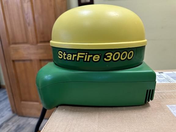 Image of John Deere StarFire 3000 Primary image