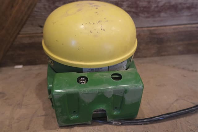 Image of John Deere StarFire 3000 equipment image 3