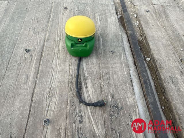 Image of John Deere StarFire 3000 equipment image 3