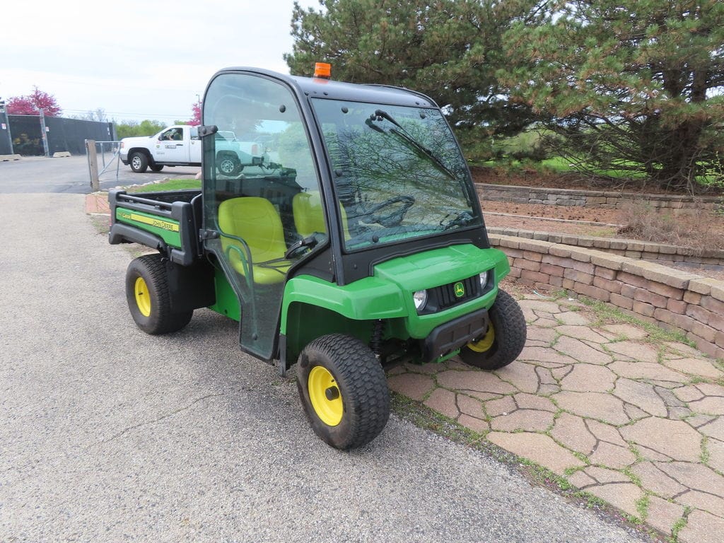 2015 John Deere Gator TE 4x2 Equipment Image0