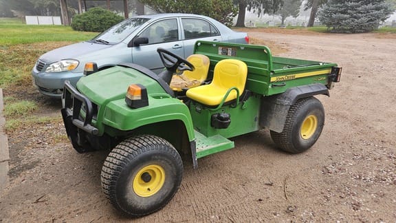 2015 John Deere Gator TS 4x2 Equipment Image0