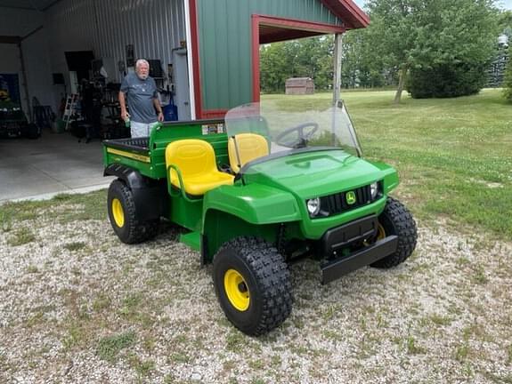 Image of John Deere Gator TS 4x2 equipment image 1