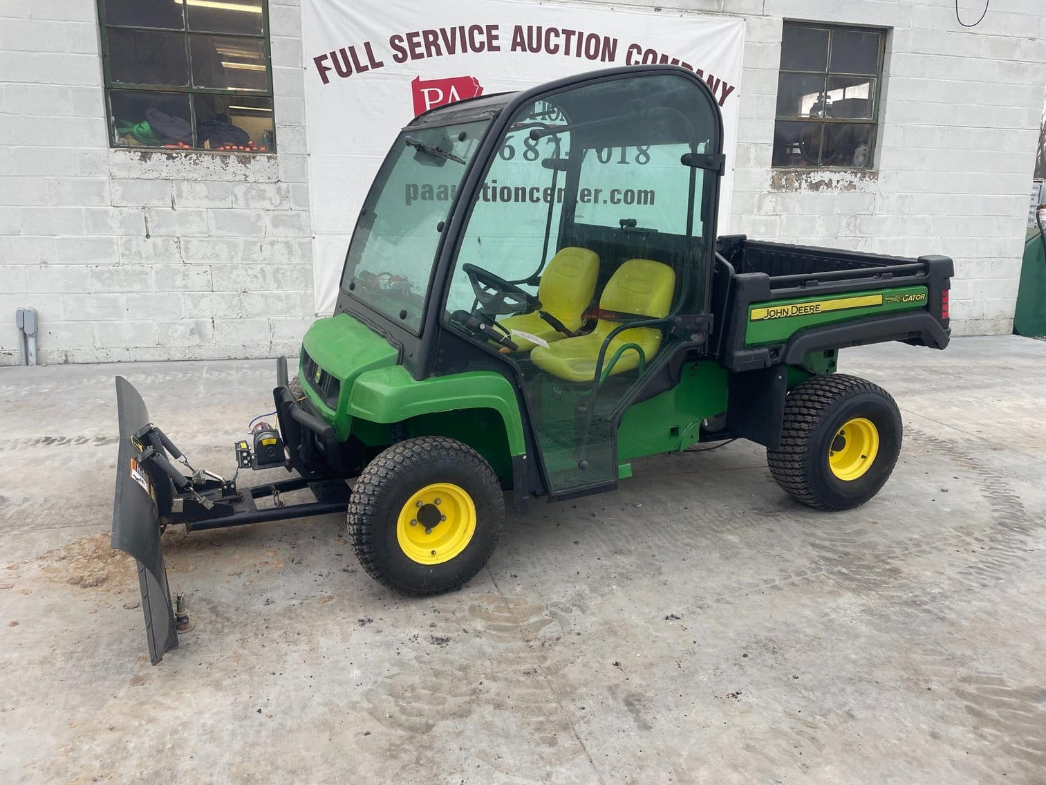 2015 John Deere Gator TX 4x2 Equipment Image0