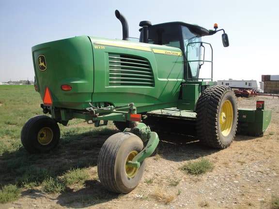 Image of John Deere W235 equipment image 4