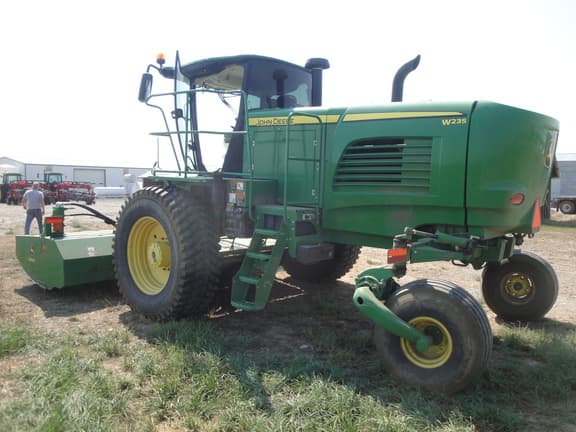Image of John Deere W235 equipment image 2