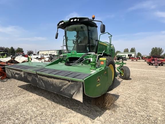 Image of John Deere W235 equipment image 3