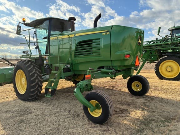 Image of John Deere W235 equipment image 4