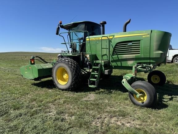 Image of John Deere W235 equipment image 2