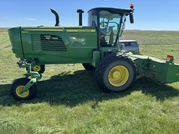 Image of John Deere W235 equipment image 4