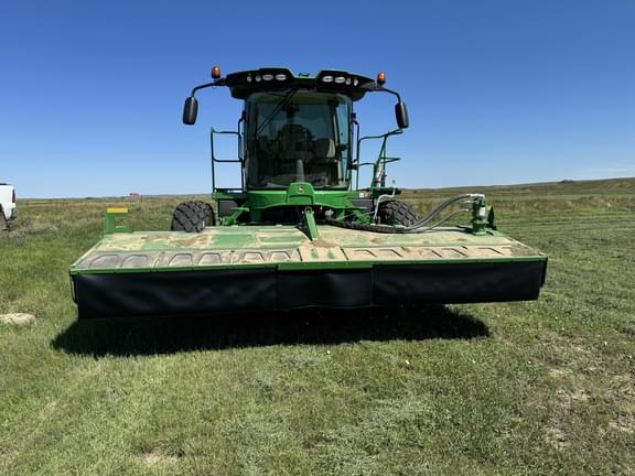Image of John Deere W235 equipment image 3