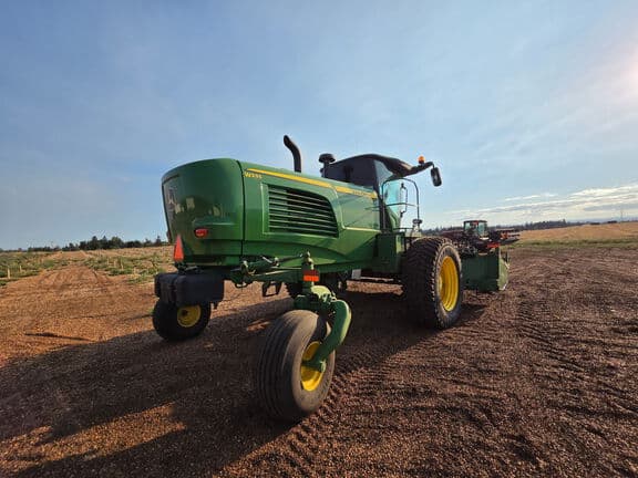 Image of John Deere W235 equipment image 2