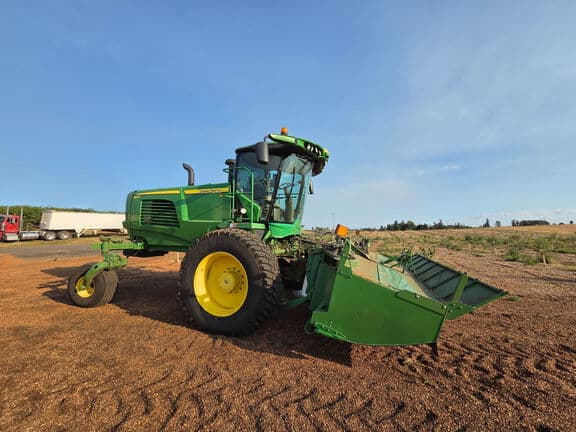 Image of John Deere W235 equipment image 3