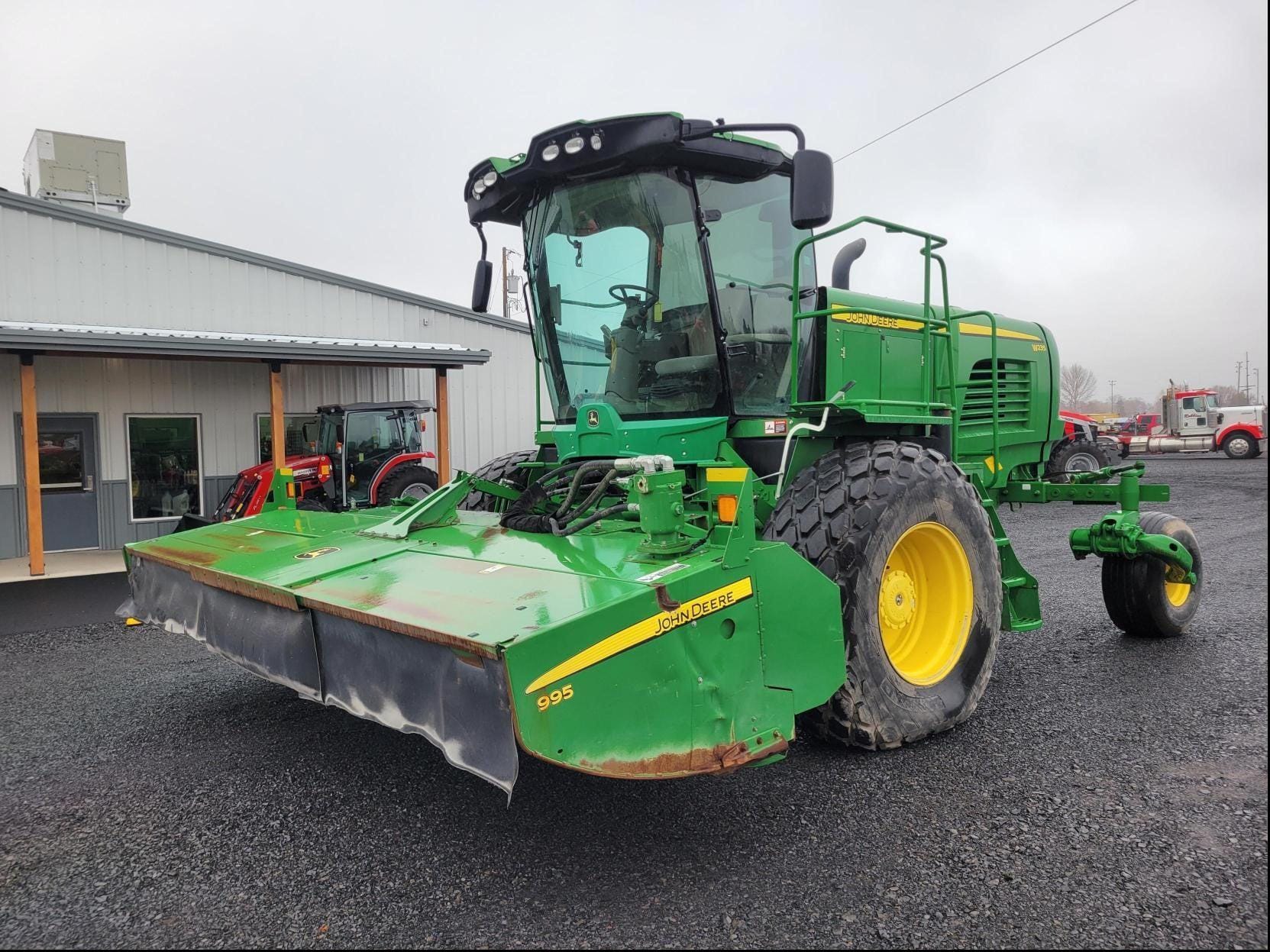 2015 John Deere W235 Equipment Image0