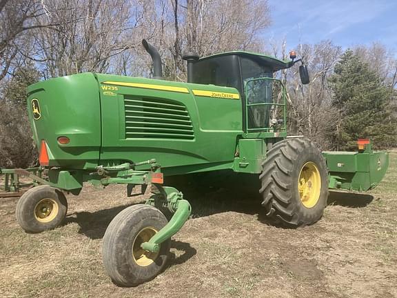 Image of John Deere W235 equipment image 3