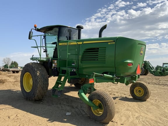 2015 John Deere W235 Equipment Image0