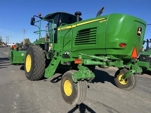 Image of John Deere W235 equipment image 2