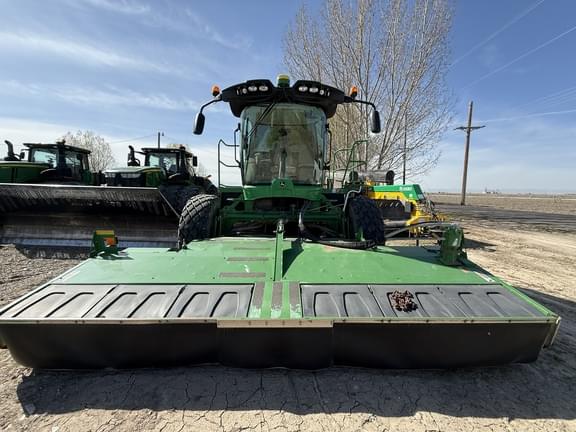 Image of John Deere W235 equipment image 3
