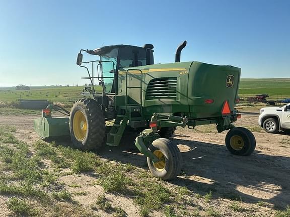 Image of John Deere W235 equipment image 3