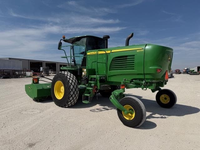 Image of John Deere W235R equipment image 2