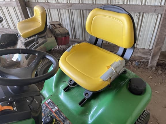 Image of John Deere X300 equipment image 3