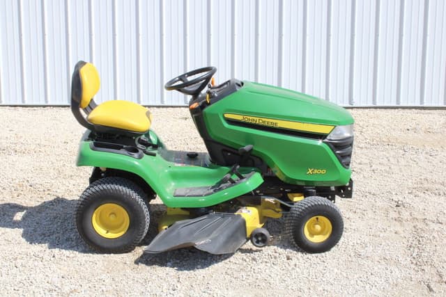 Image of John Deere X300 equipment image 1
