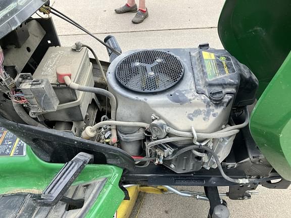 Image of John Deere X300 equipment image 3