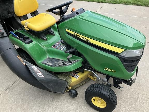 Image of John Deere X300 Primary image