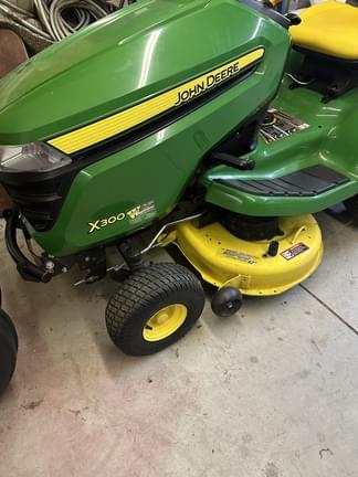 Image of John Deere X300 equipment image 2