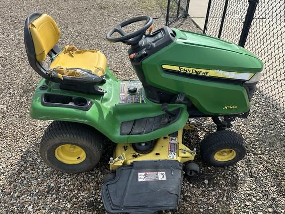 Image of John Deere X300 equipment image 2