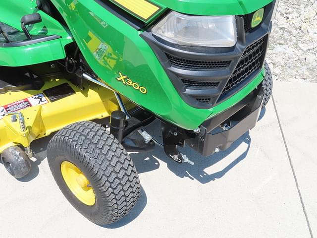 Image of John Deere X300 equipment image 3