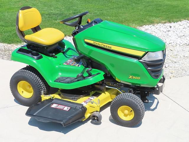 Image of John Deere X300 equipment image 1