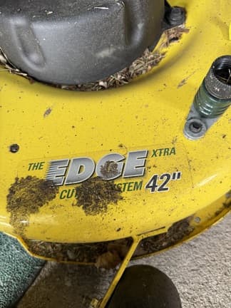 Image of John Deere X300 equipment image 4