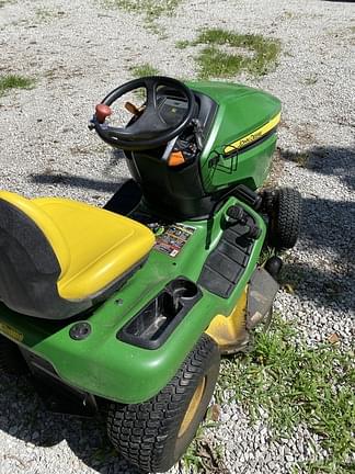 Image of John Deere X300 equipment image 3