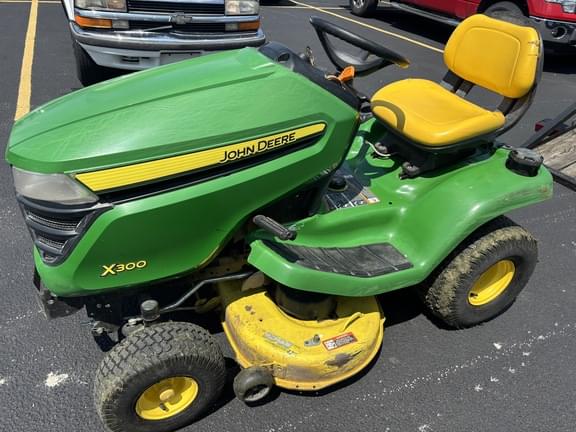 Image of John Deere X300 equipment image 2