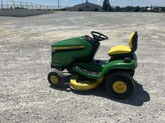 Image of John Deere X300 equipment image 3