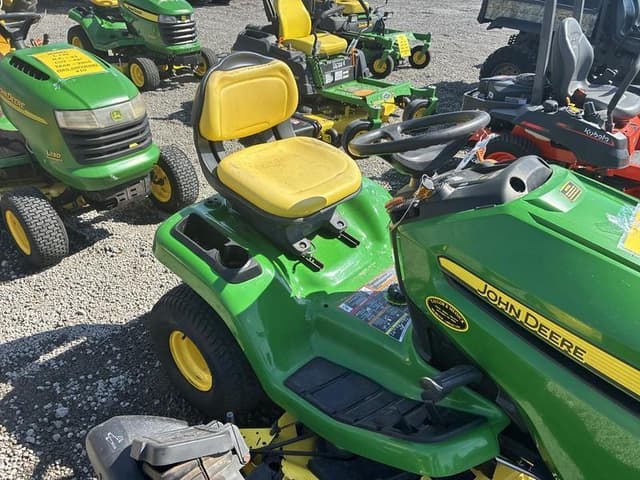Image of John Deere X300 equipment image 4