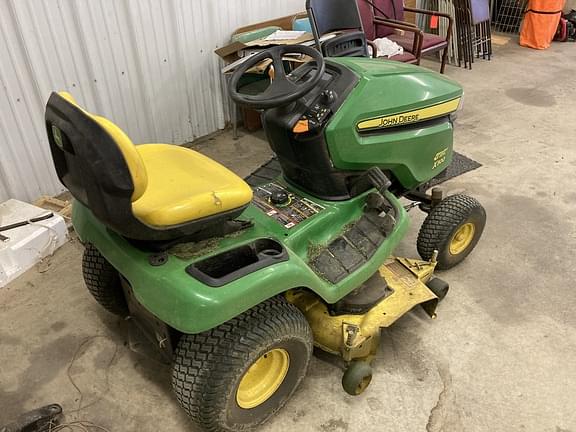 Image of John Deere X300 equipment image 4