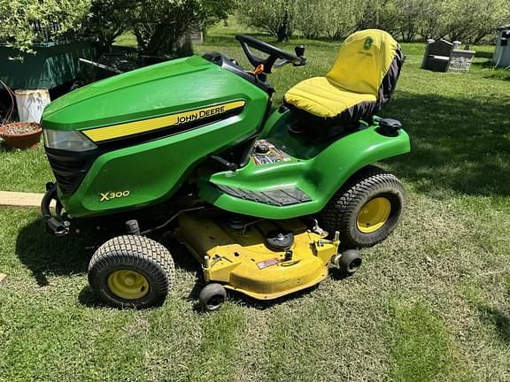 Image of John Deere X300 equipment image 2