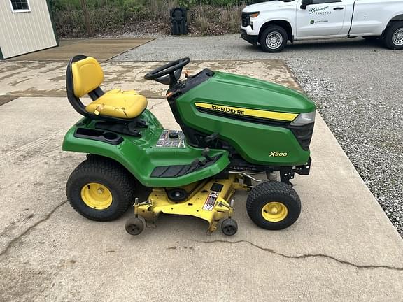 Image of John Deere X300 equipment image 2