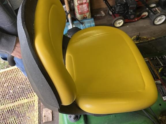 Image of John Deere X300 equipment image 3