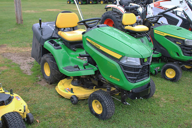 Image of John Deere X300R equipment image 2
